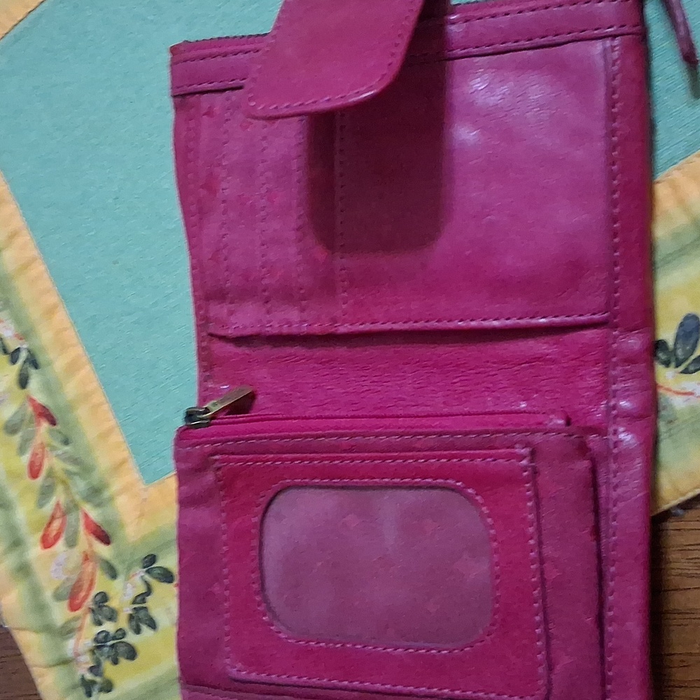 Fossil Fuchsia Leather Wallet - Picture 9 of 11